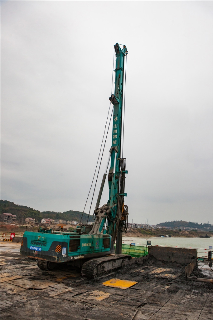 水下鉆孔80米，山河智能旋挖鉆機震撼施工場面