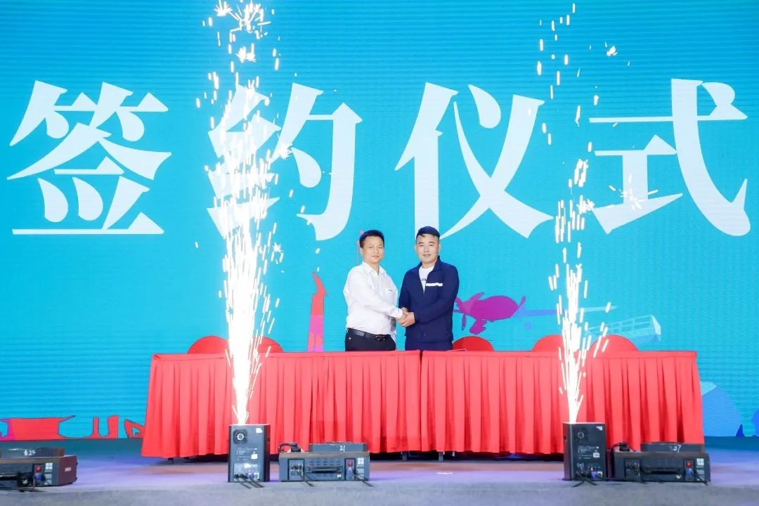 “機(jī)甲盛宴”長(zhǎng)沙展圓滿收官！山河智能展區(qū)亮點(diǎn)精彩回顧