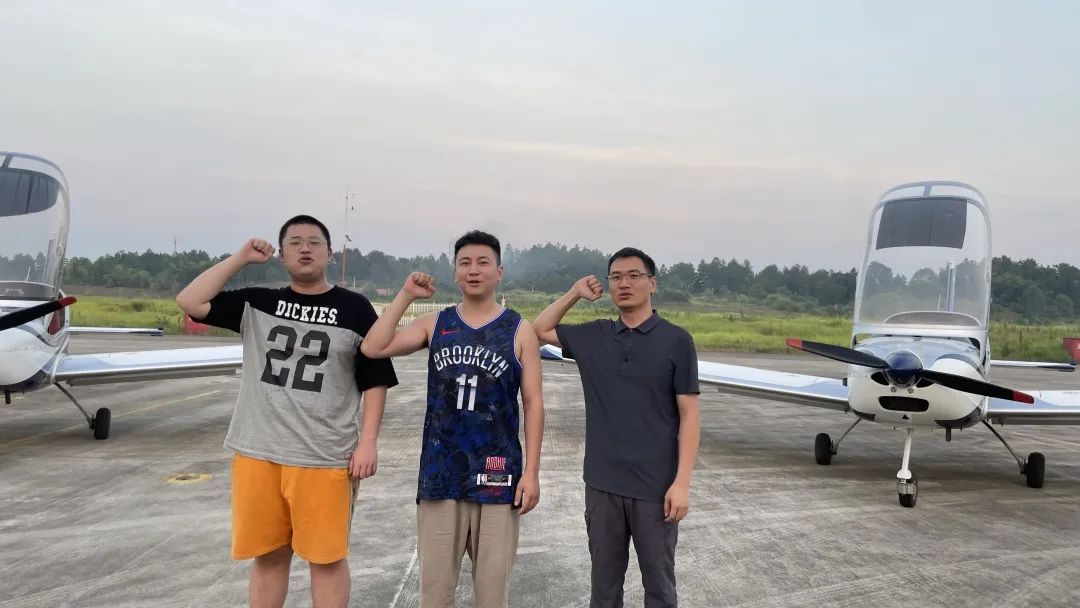 沖上云霄！湖南山河通航學員成功單飛