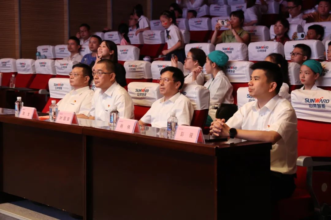 繽紛“暑”假，不負所“托”！山河智能職工子女暑期托管班結(jié)業(yè)啦