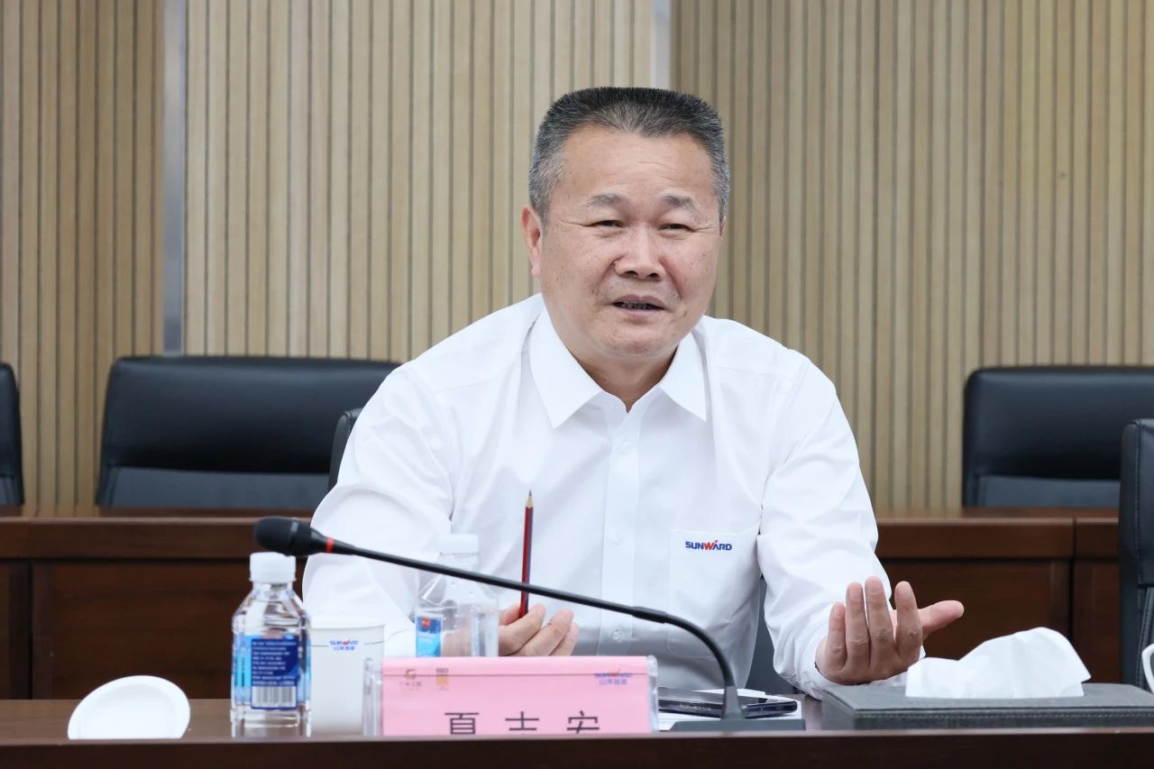 共促中國(guó)制造揚(yáng)帆海外！中國(guó)出口信用保險(xiǎn)公司到訪山河智能